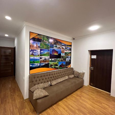 N1 Guest Hause Hotel Yerevan Ngoại thất bức ảnh