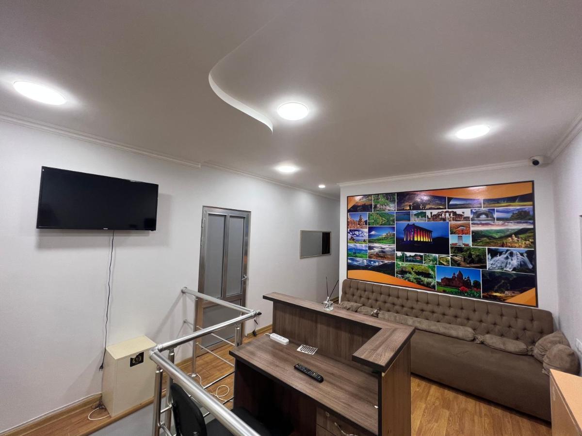 N1 Guest Hause Hotel Yerevan Ngoại thất bức ảnh