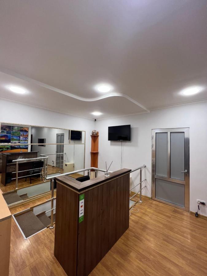 N1 Guest Hause Hotel Yerevan Ngoại thất bức ảnh